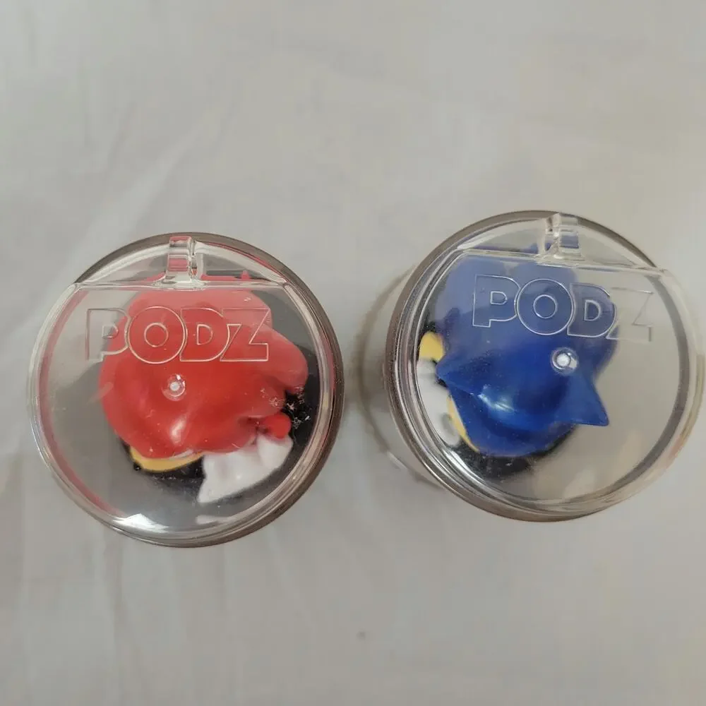 Knuckles and Sonic Podz Bottle Topper Figures